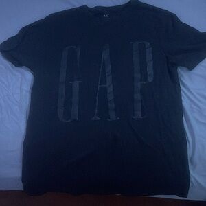 Black,gap,medium